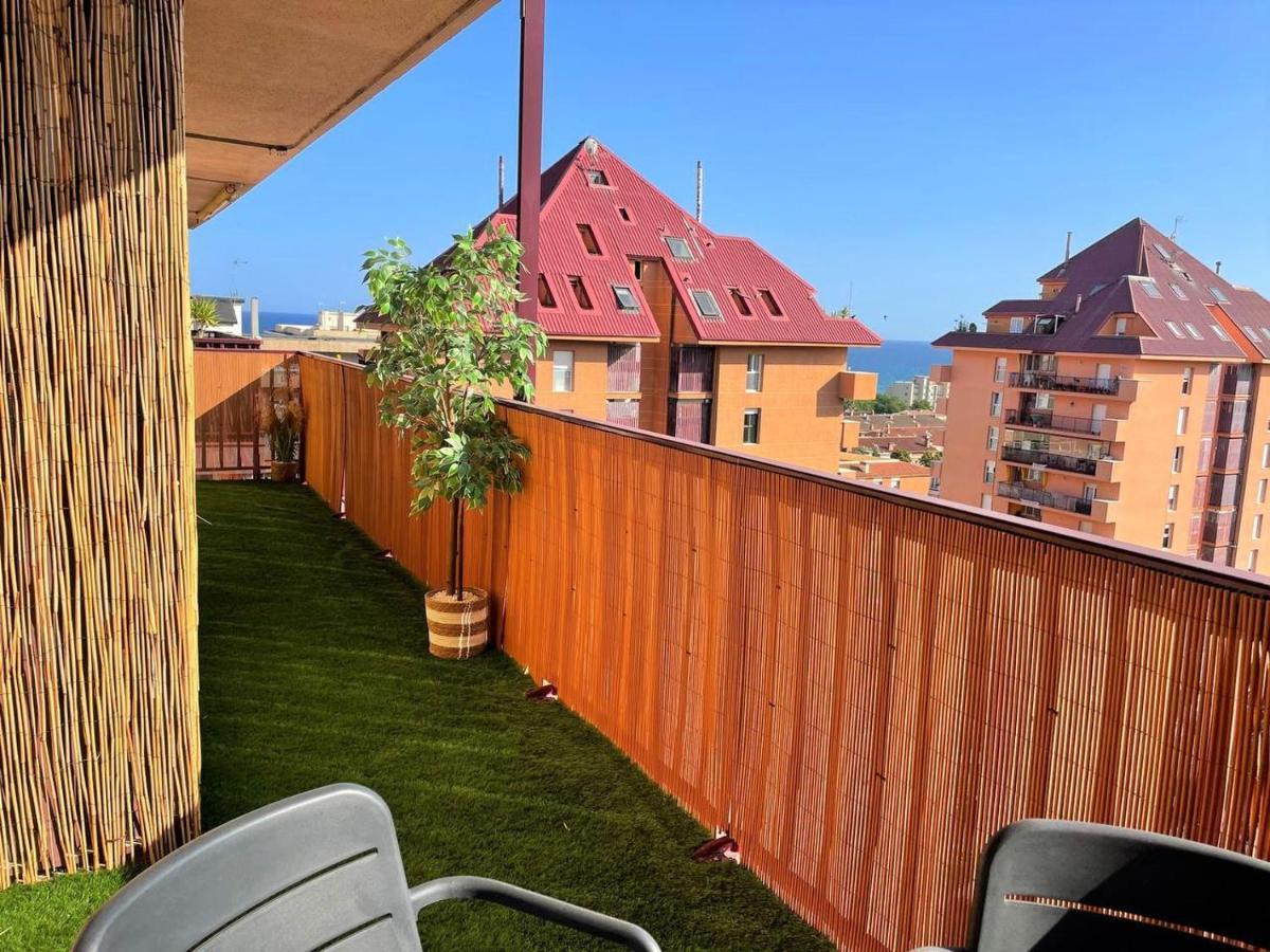 Appartamento Apartamento Con Piscina Y Gran Terraza Con Vistas - Muy Cerca De La Playa, El Centro Y La Estacion Vilassar De Mar Esterno foto