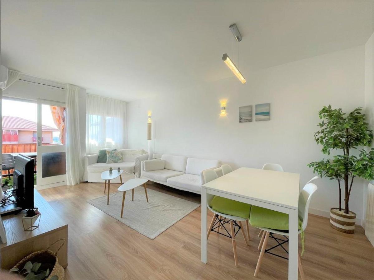 Appartamento Apartamento Con Piscina Y Gran Terraza Con Vistas - Muy Cerca De La Playa, El Centro Y La Estacion Vilassar De Mar Esterno foto